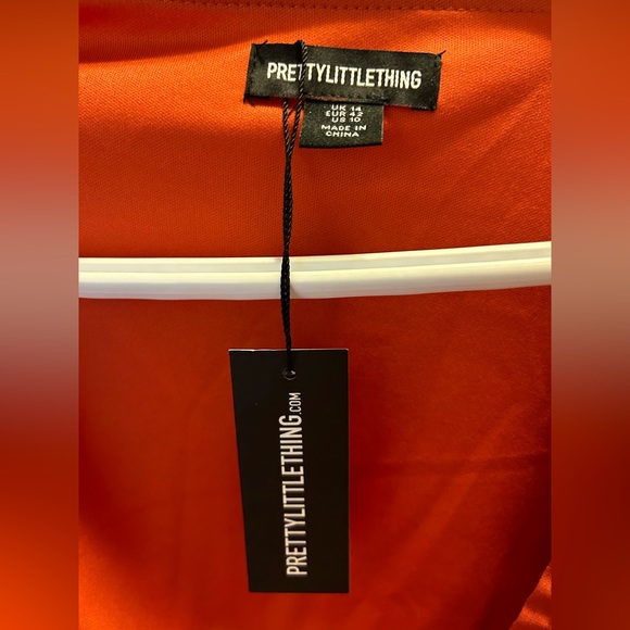 NWT PrettyLittleThing Puff Sleeve Puffball Hem Shift dress - Picture 4 of 8